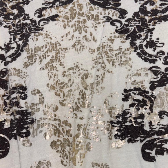 Zenergy Cream V-Neck Long Sleeve Top with Black & Gold Accent - Picture 3 of 4